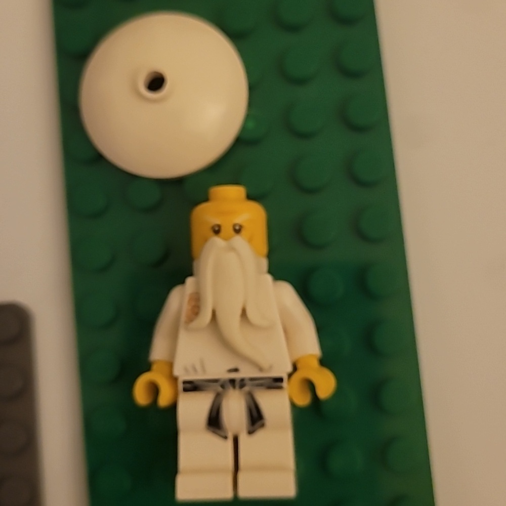 LEGO Ninjago Sensei Wu Minifigure - Picture 5 of 5